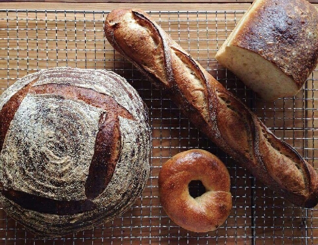 【BREAD & DOUGHNUT HOHOさんのパン】_c0155980_07285957.jpg