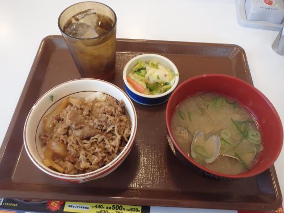 すき家の牛丼ミニあさり汁おしんこセット 中環大日店_c0118393_09365893.jpg