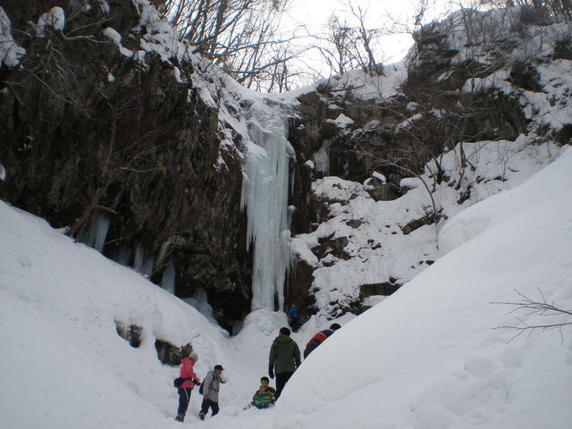 瀧山大滝の氷瀑を観るかんじきトレッキング_b0365347_00383377.jpg