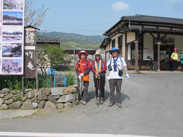 桜満開の「九州オルレ筑豊・香春コース」を歩く　2018.4.１（日）_a0166196_16344730.jpg