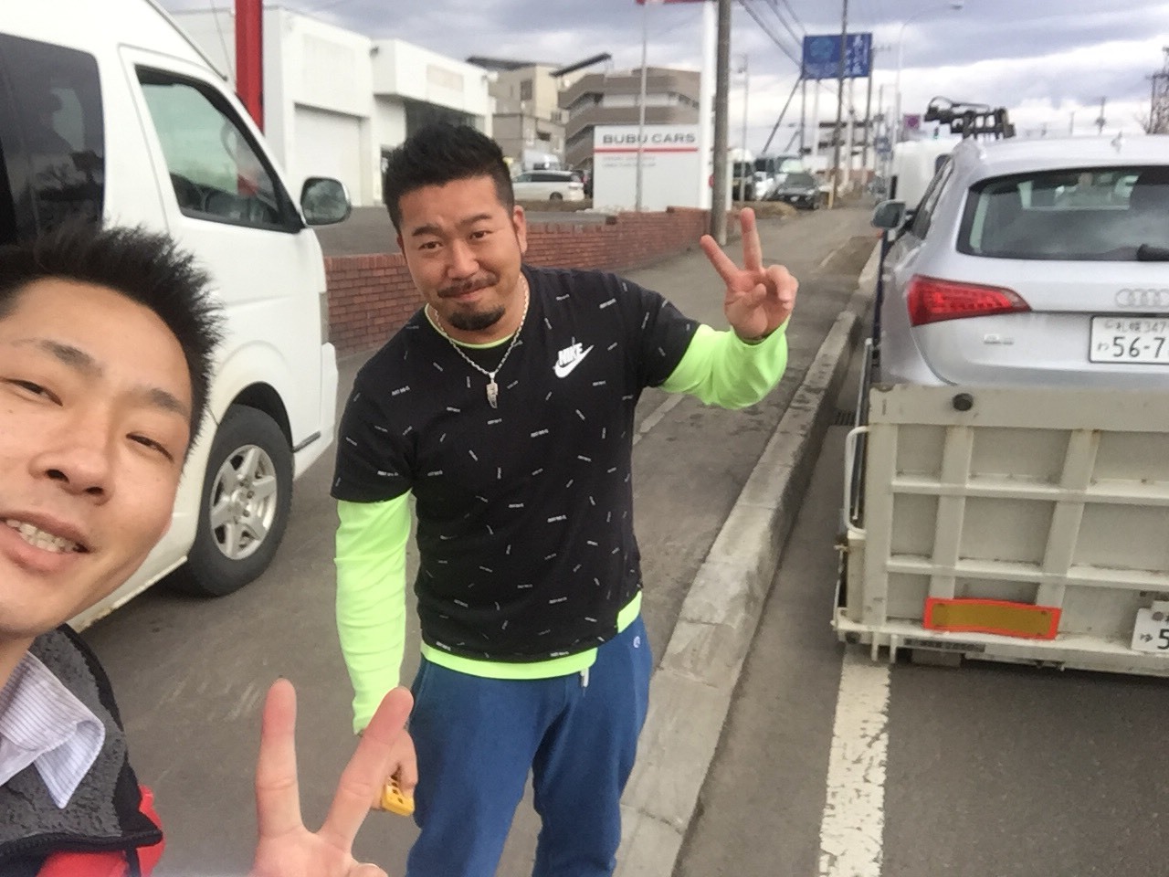 4月4日(水)*しまじろうぶろぎゅ*タイヤ交換承ります(。・Д・)ゞ レンタカーあります♪ランクル アルファード レクサス_b0127002_18443964.jpg