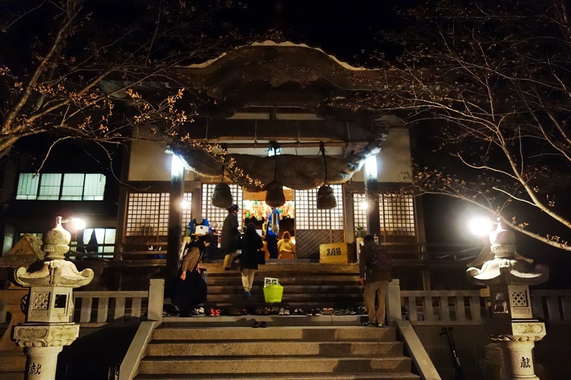 島根県石見地方の赤瓦を巡る旅 必見の伝統芸能 石見神楽 温泉津温泉 龍御前神社 Life Is Delicious 島根県石見地方の赤瓦を巡る旅 必見の伝統芸能 石見神楽 温泉津温泉 龍御前神社 Life Is Delicious