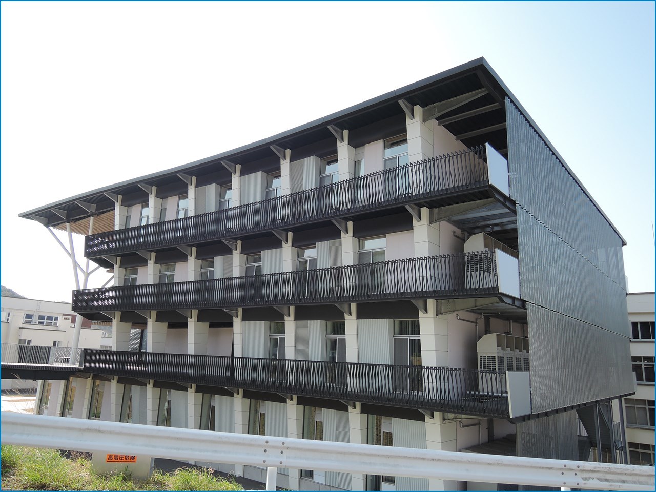静岡理工科大学 理工学部 建築学科棟の見学 1_c0376508_15424508.jpg