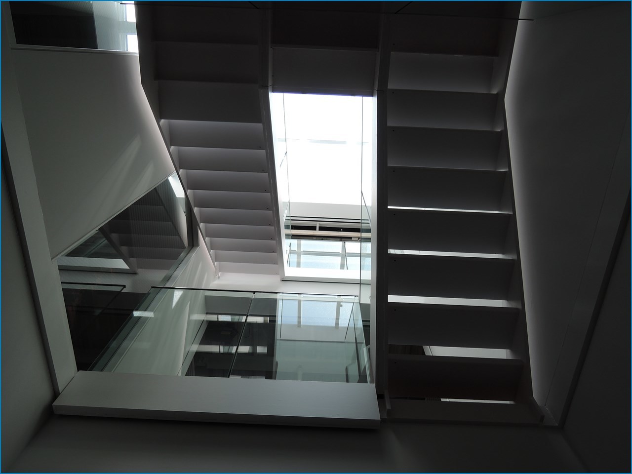 静岡理工科大学 理工学部 建築学科棟の見学 1_c0376508_18183915.jpg