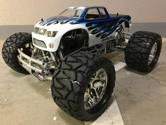 HPI サベージに京商ギガクラッシャーのボディを取り付け : Black HPI サベージに京商ギガクラッシャーのボディを取り付け : Black