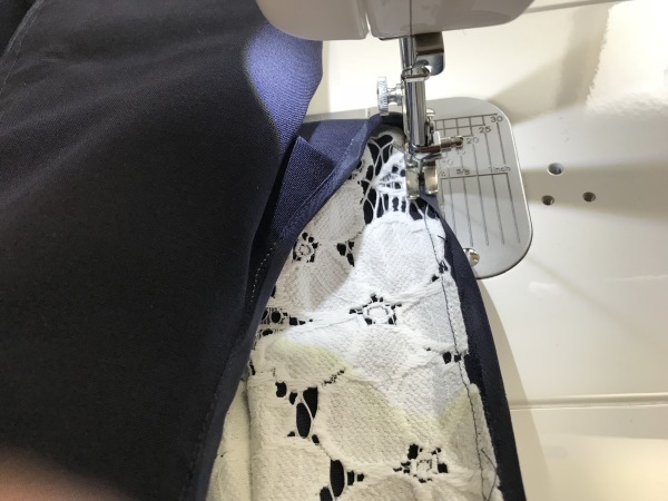レースで中位サイズのおむすびバッグを作りました。_e0397389_16530899.jpg