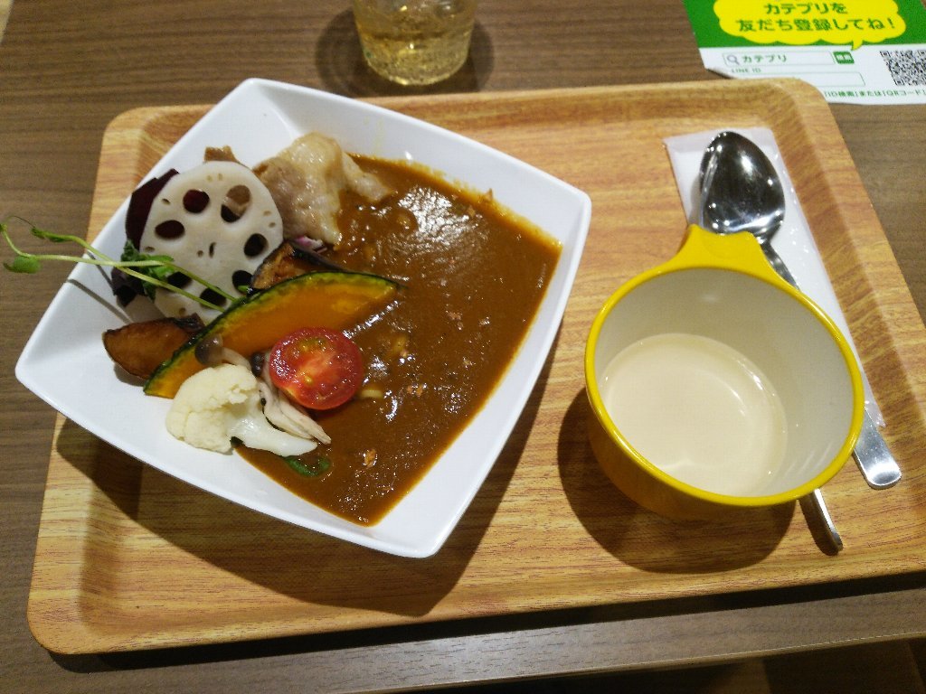 Cfarmさんで野菜カレー麺ポーク（新さっぽろ）_f0397261_04485853.jpg