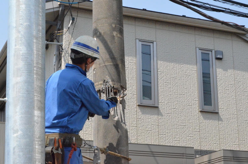 電柱の掛け替え : 閑中閑あり