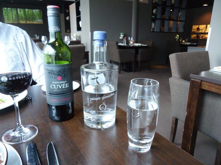 ホテルのディナーとお洒落なバー オランダから気の向くままに