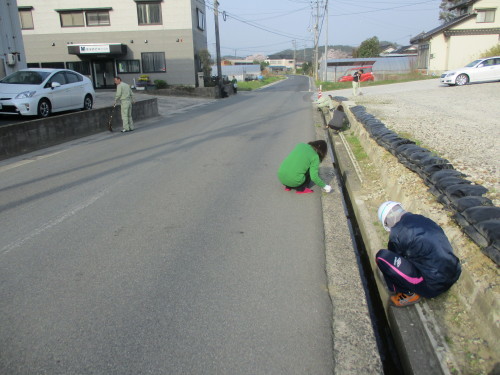4月2日恒例の地域清掃を行いました。_b0254686_07563482.jpg
