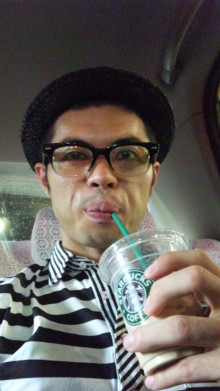 スタバコーヒーを飲み続けたら大腸ガンになる！？：イエス、高須クリニック！_a0348309_9423764.jpg