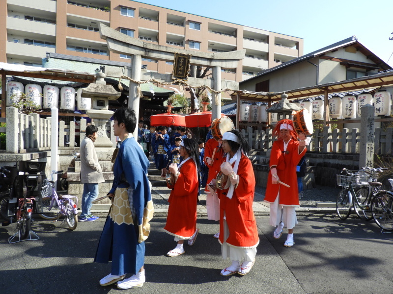 やすらい祭り 玄武神社_e0048413_22280525.jpg