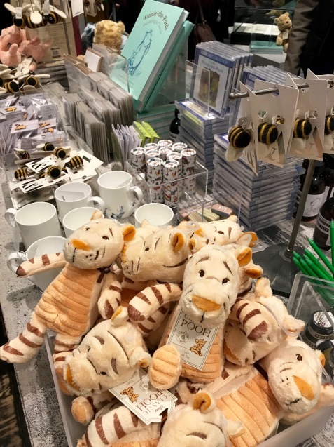 ギリギリ駆け込みで観てきました、V&Aのくまのプーさん展