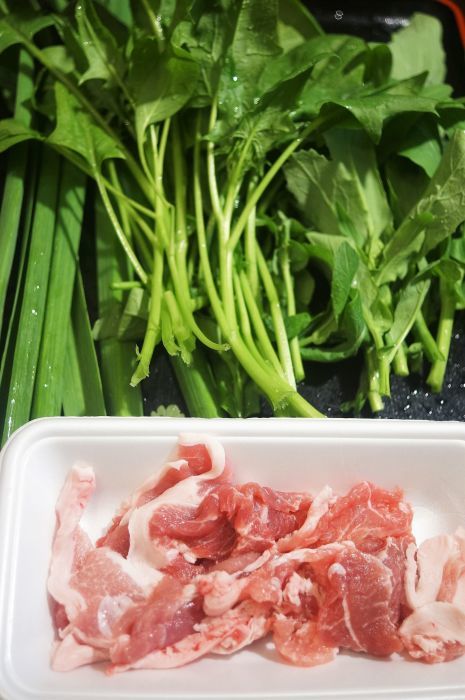 ■簡単！！5分【豚小間とプランター野菜炒め】豚バラ蒲焼丼のたれ使いでジューシーです♪_b0033423_02335018.jpg