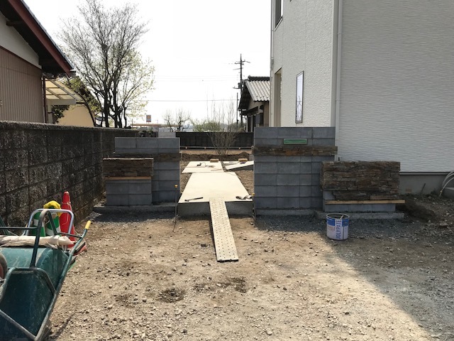 太田市 T邸 途中経過です(\'◇\')ゞ 太田市お洒落なお庭作り お任せください‼_e0361918_15511788.jpg
