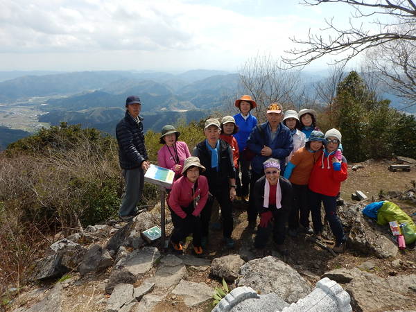 ☆播磨富士ともよばれる明神山 ：4 月８日（日）_e0371039_18484654.jpg