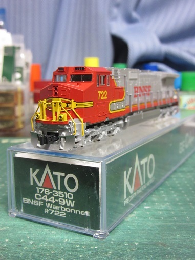 KATO C44-9W BNSF(Warbonnet)♯722 : 赤い KATO C44-9W BNSF(Warbonnet)♯722 : 赤い
