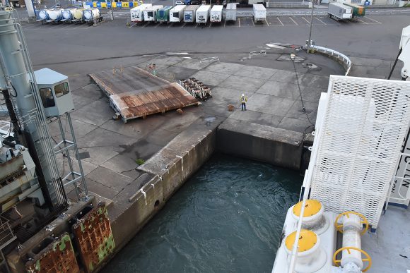 新日本海フェリー「らべんだあ」乗船記その2_e0158925_21125764.jpg
