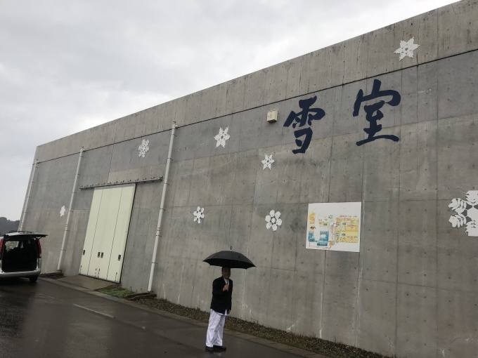 ご当地カレー開発 ~雪室へ~_d0182179_20350641.jpg