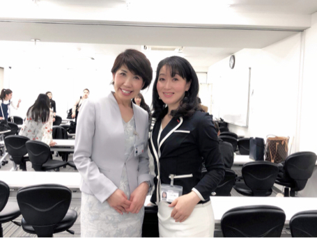 今日はメイク講師だ～_f0249610_22241035.jpg