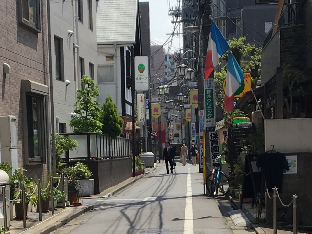b0330040_12481081.jpeg
