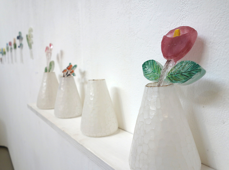 安達知江　さん　たんぽぽ　花器　花瓶
