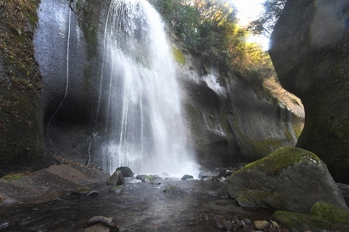 滝の水、絶えず_c0168815_01501995.jpg