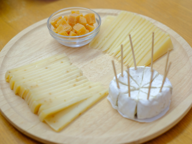 「北海道・天塩町　旅館日の丸の朝ごはんとべこちちの自家製チーズ」_a0000029_15570678.jpg