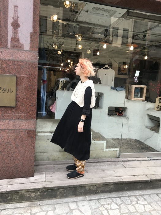 【キャピタル】ハンドニット　アイヌ刺しベスト(キナリ, size1) キャピタル】ハンドニットアイヌ刺しベスト(キナリ, size1)