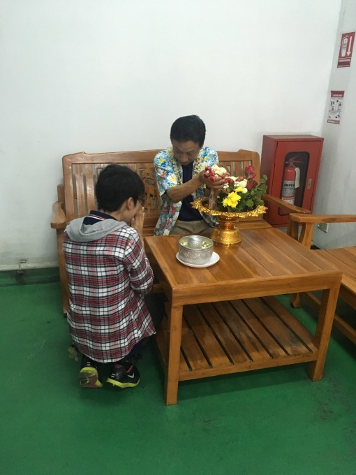 タイでお留守番_b0100062_10295321.jpg