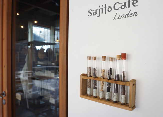 Sajilo Cafe Linden で異国へ思いをはせる_e0136511_17533631.jpg