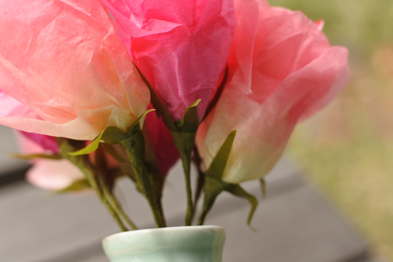 お花紙で薔薇の花 Made In Paina お花紙で薔薇の花 Made In Paina