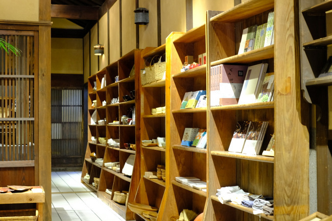 「石見銀山大森の街並み　ベッカライ コンディトライ ヒダカのドイツパン、群言堂おむすびランチ」_a0000029_11175559.jpg