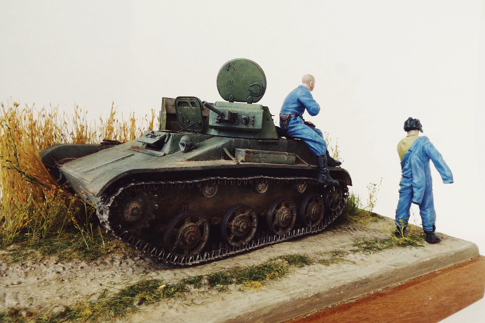 Amazon.co.jp: 戦車ビルディングブロック、1352Pieces軍用自走式