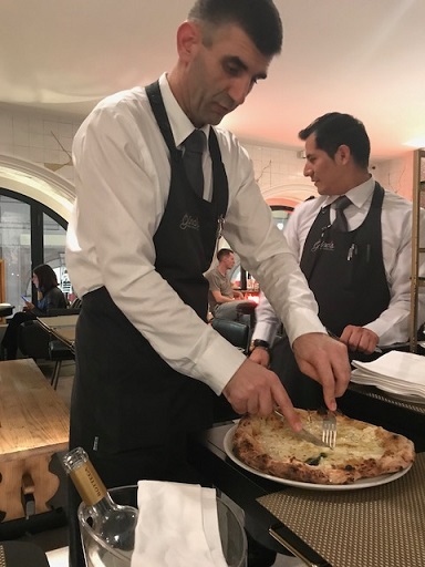 御召の生地・ワインボトル・グラスの帯揚･イタリアンのお店_f0181251_0475033.jpg