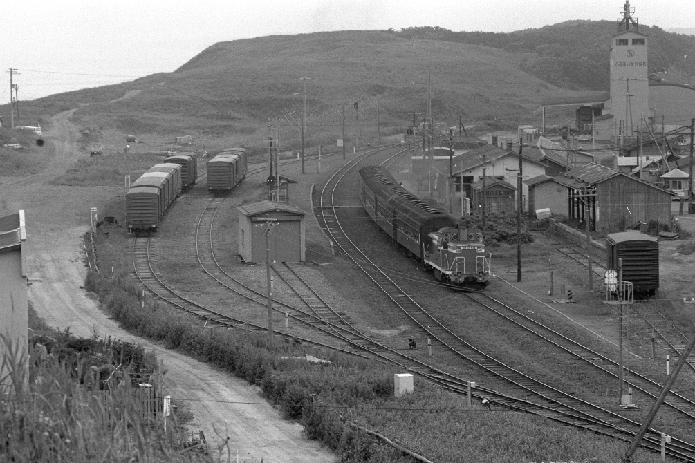 オホーツクの浜辺の駅　- 釧網線・1982年 -_b0190710_22493482.jpg