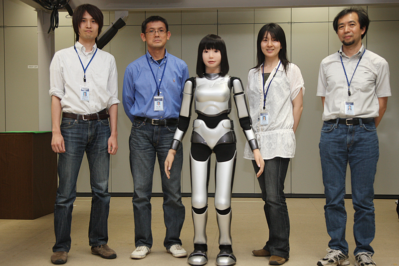 桜散る：美少女ロボット「未夢」開発研究者の三浦郁奈子さん米で交通事故死。ご冥福をお祈りいたします。_a0348309_1012724.jpg