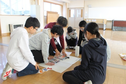 新潟市立赤塚小学校において「想像を超えた世界」のワークショップを行いました。_c0167632_15483536.jpg