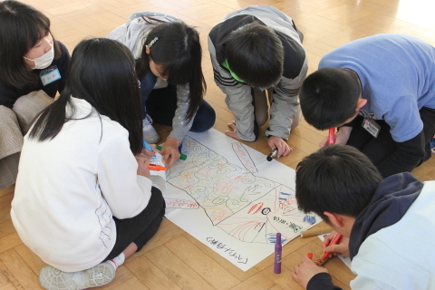 新潟市立赤塚小学校において「想像を超えた世界」のワークショップを行いました。_c0167632_15492423.jpg