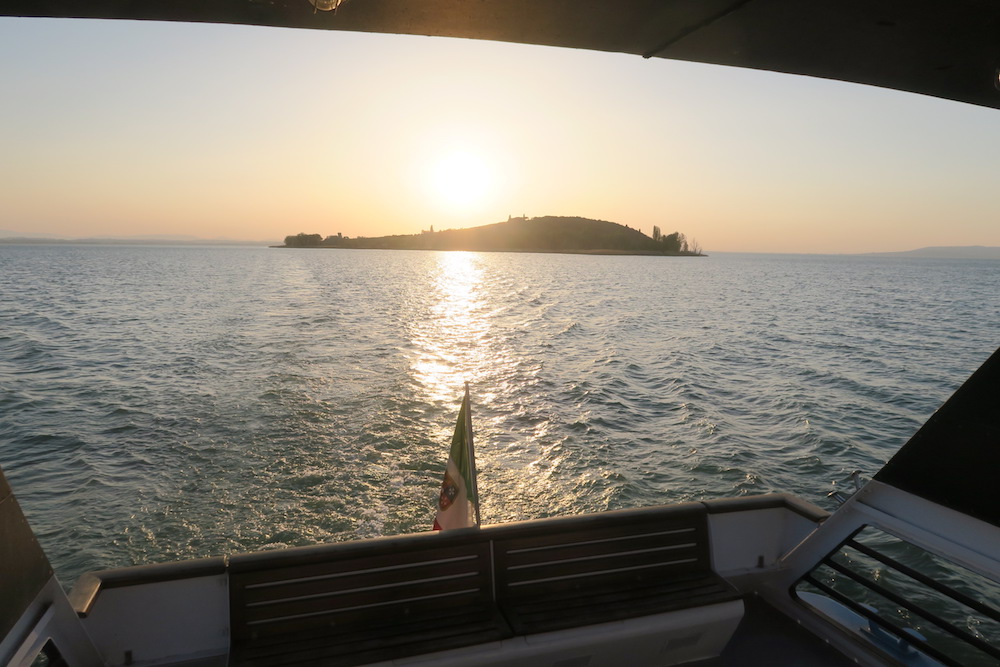 天国に近い島、トラジメーノ湖 ポルヴェーセ島_f0234936_1656189.jpg