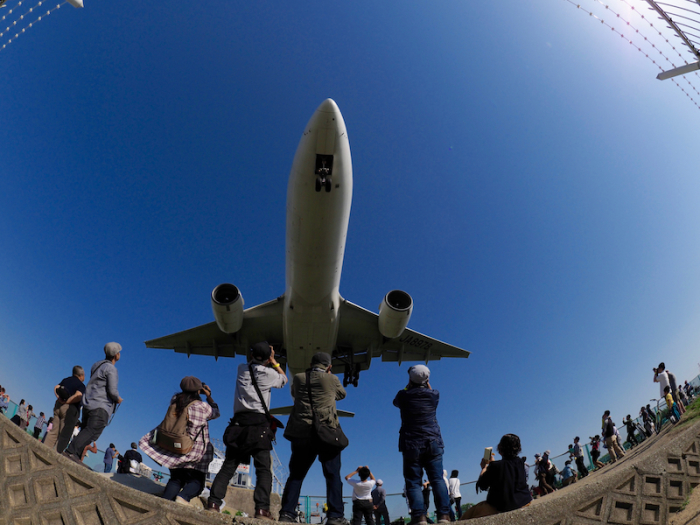 飛行機は青空の下で（千里川）_d0358718_23354270.jpg