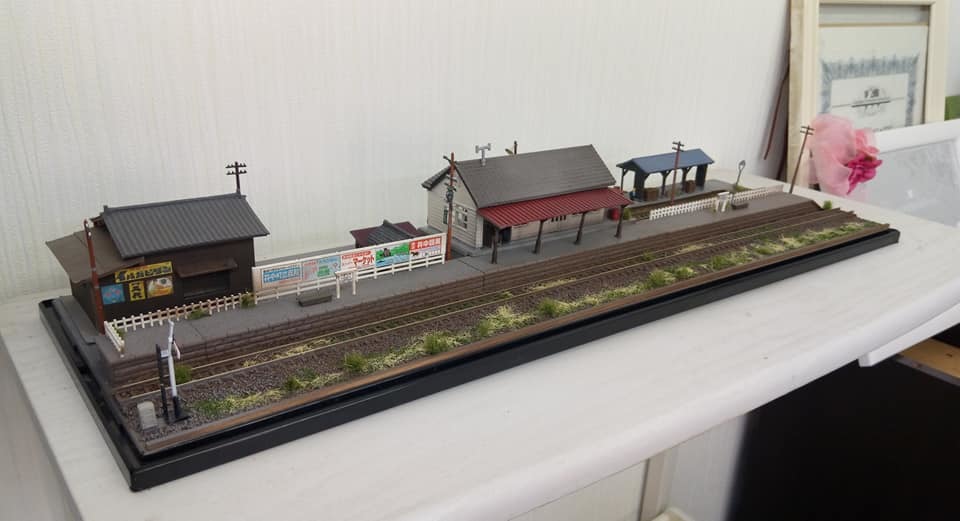 国内外の人気集結！ NEWジオラマ、「懐かしのローカル駅」完成 e-stationショップ : 鉄道模型