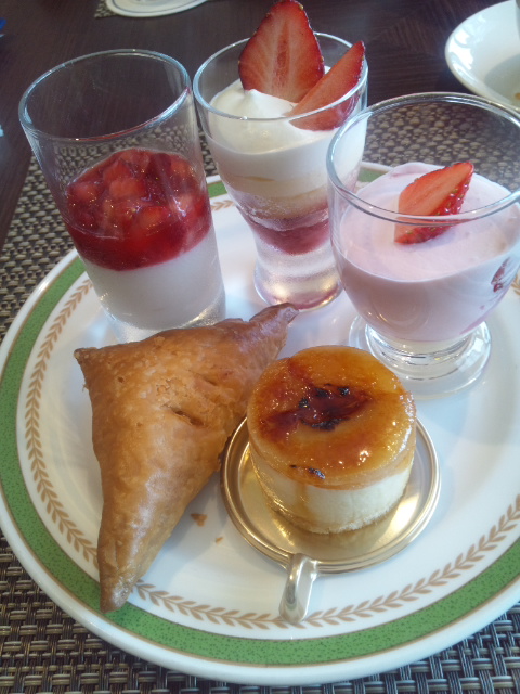 川崎日航ホテル 夜間飛行 いちごスイーツブッフェ_f0076001_23441897.jpg