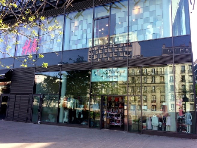 プチバトーのアウトレットショップ ラ ビブリオテック デ マルク La Bibliotheque Des Marques Keiko S Paris Journal パリ通信 Ksl プチバトーのアウトレットショップ ラ ビブリオテック デ マルク La Bibliotheque Des Marques Keiko S Paris Journal パリ通信 Ksl