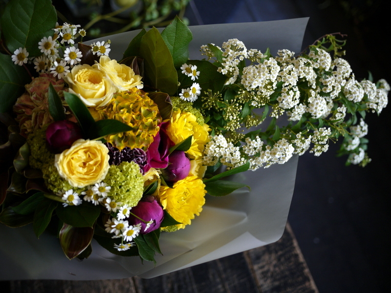 お誕生日の男性へ花束 澄川4条にお届け 18 04 17 札幌 花屋 Mell Flowers