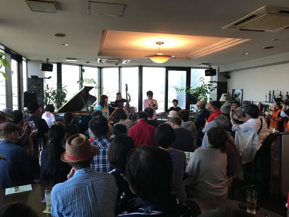 Jazzlive comin 広島  本日月曜日のライブ！_b0115606_11204243.jpeg