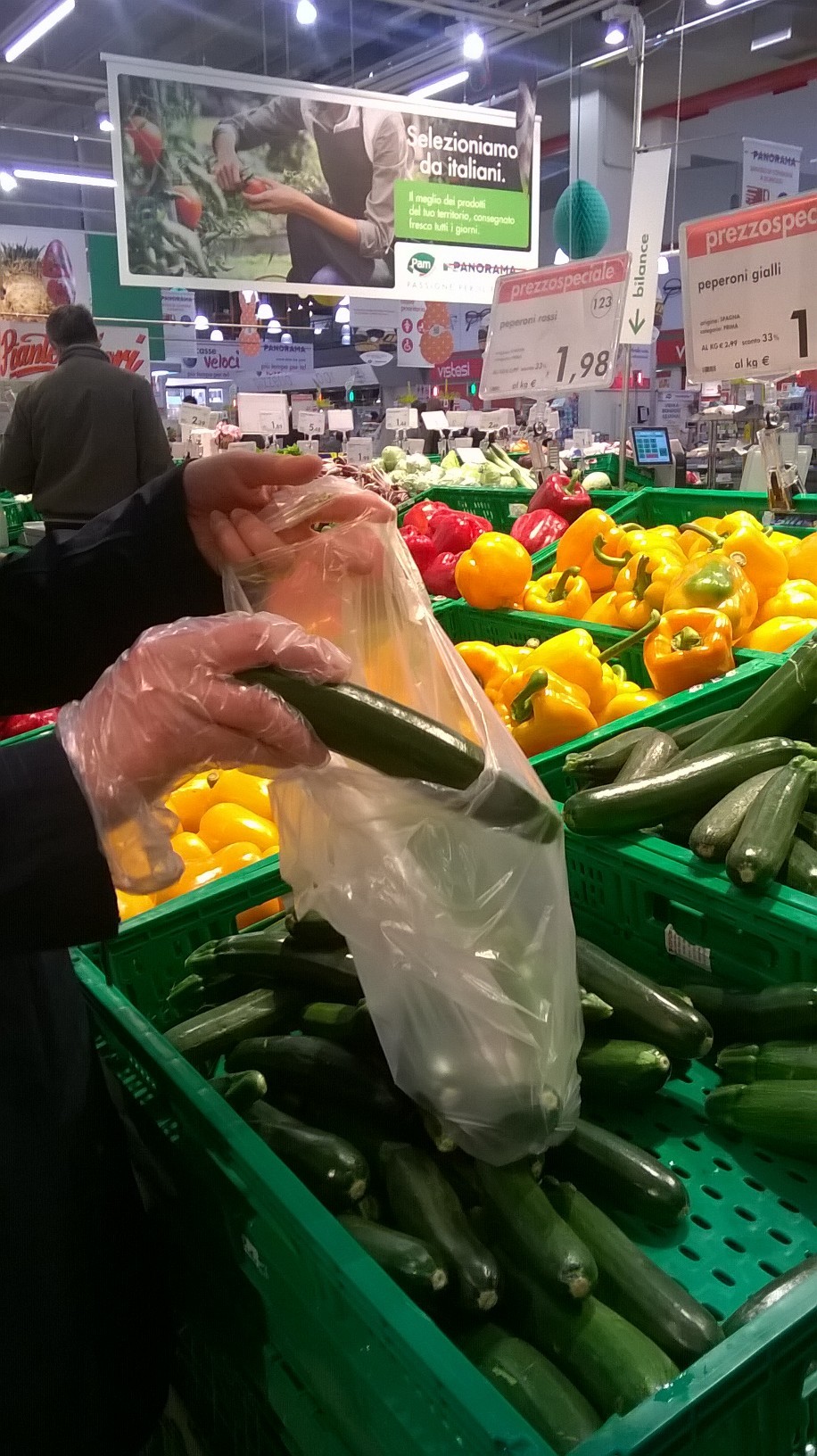 野菜 果物用ビニール袋が変わった イタリア アンサンブラウ スタッフブログ ドイツ フランス イタリア 英国 シンガポール 海外ビジネス最新情報