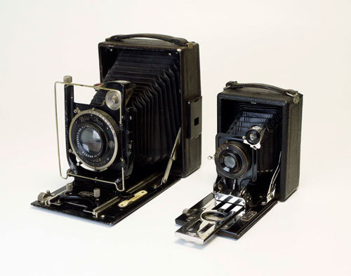 アンティークカメラ(2台) Zeiss Ikon Ideal 250/7 ほか2台が突然やって来た : ちょい古道具ライフ