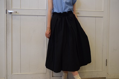 黒いスカート 。_b0110582_09543728.jpg