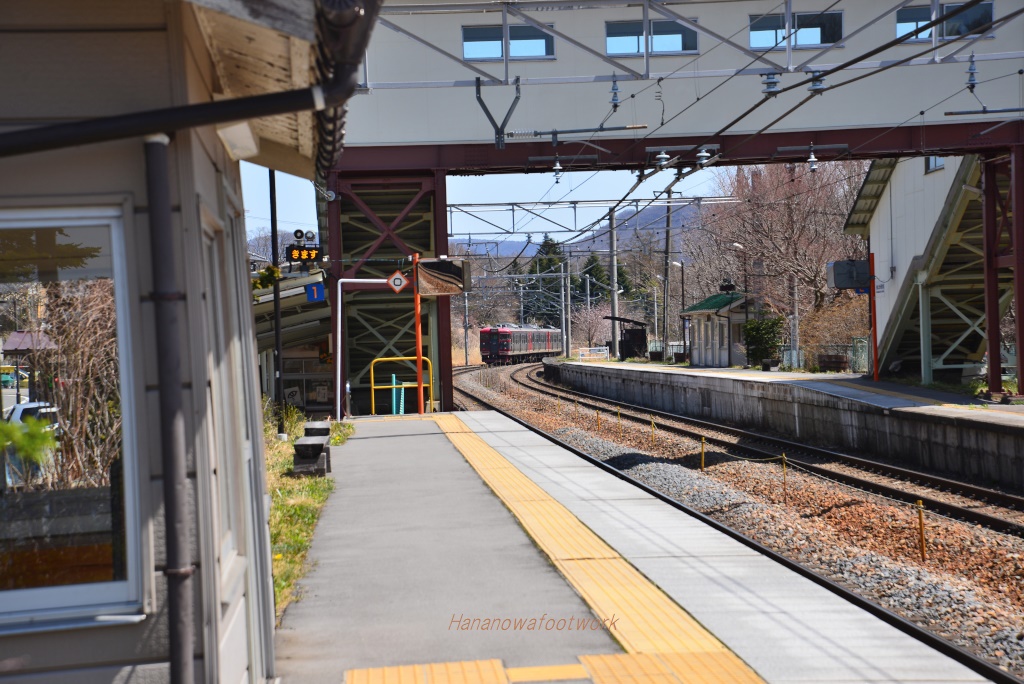 4月　桜の池、月、駅、峠_b0228502_164516.jpg